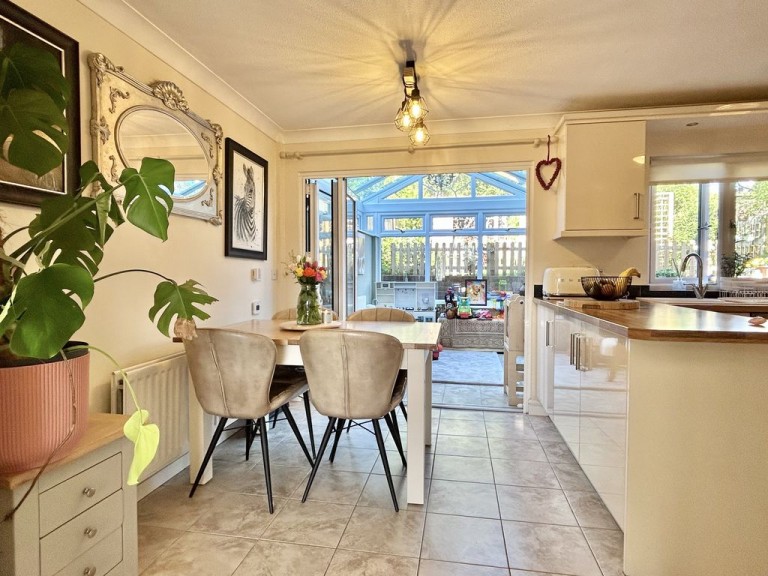 Chetwynd Grove, Newport