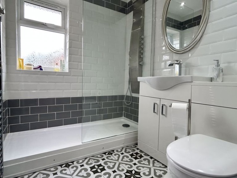 Chetwynd Grove, Newport