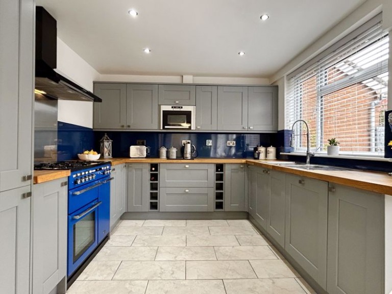 Chetwynd Grove, Newport