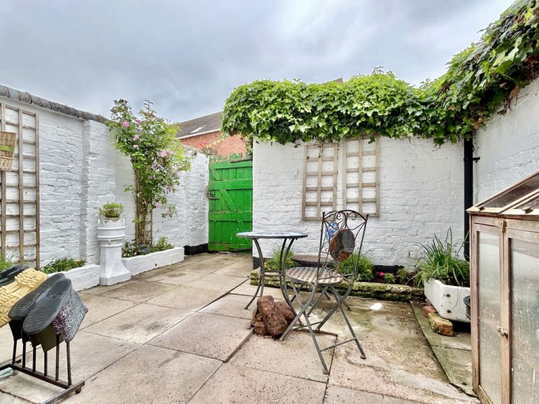 Chetwynd End, Newport