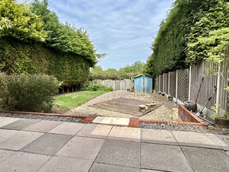 Richmond Avenue, Trench