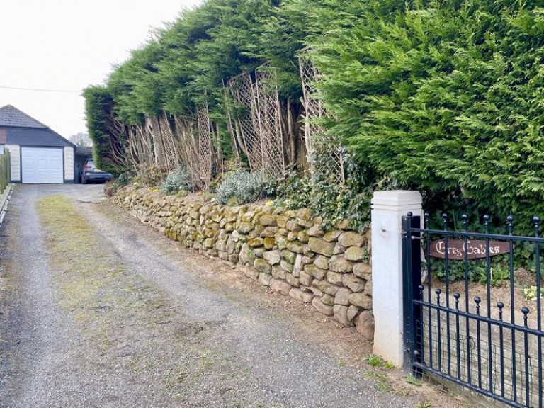 Chetwynd Aston, Newport