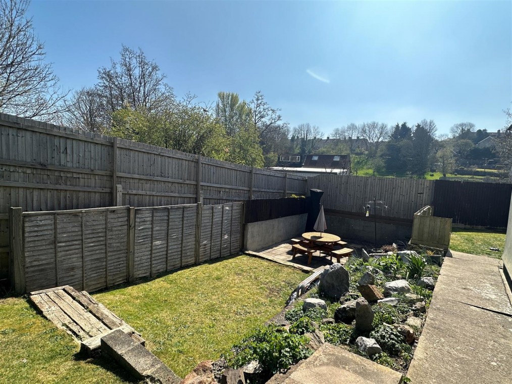 Pines Way, Radstock