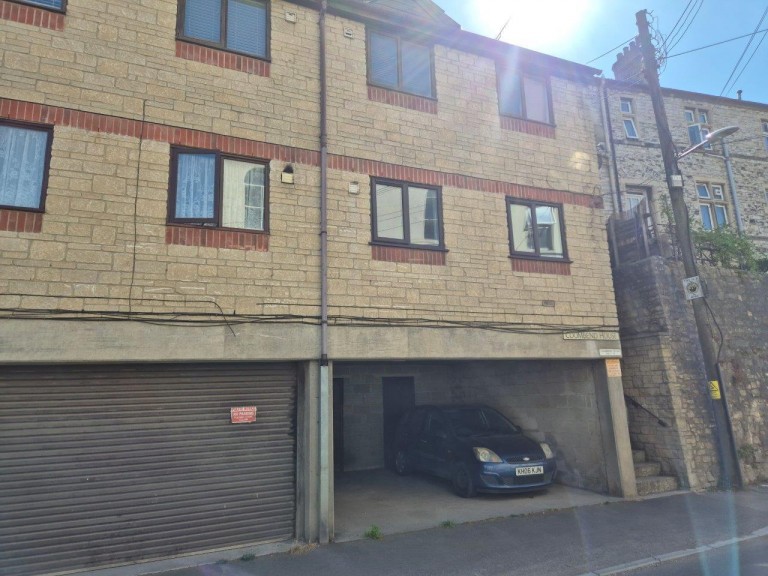 Coombend, Radstock