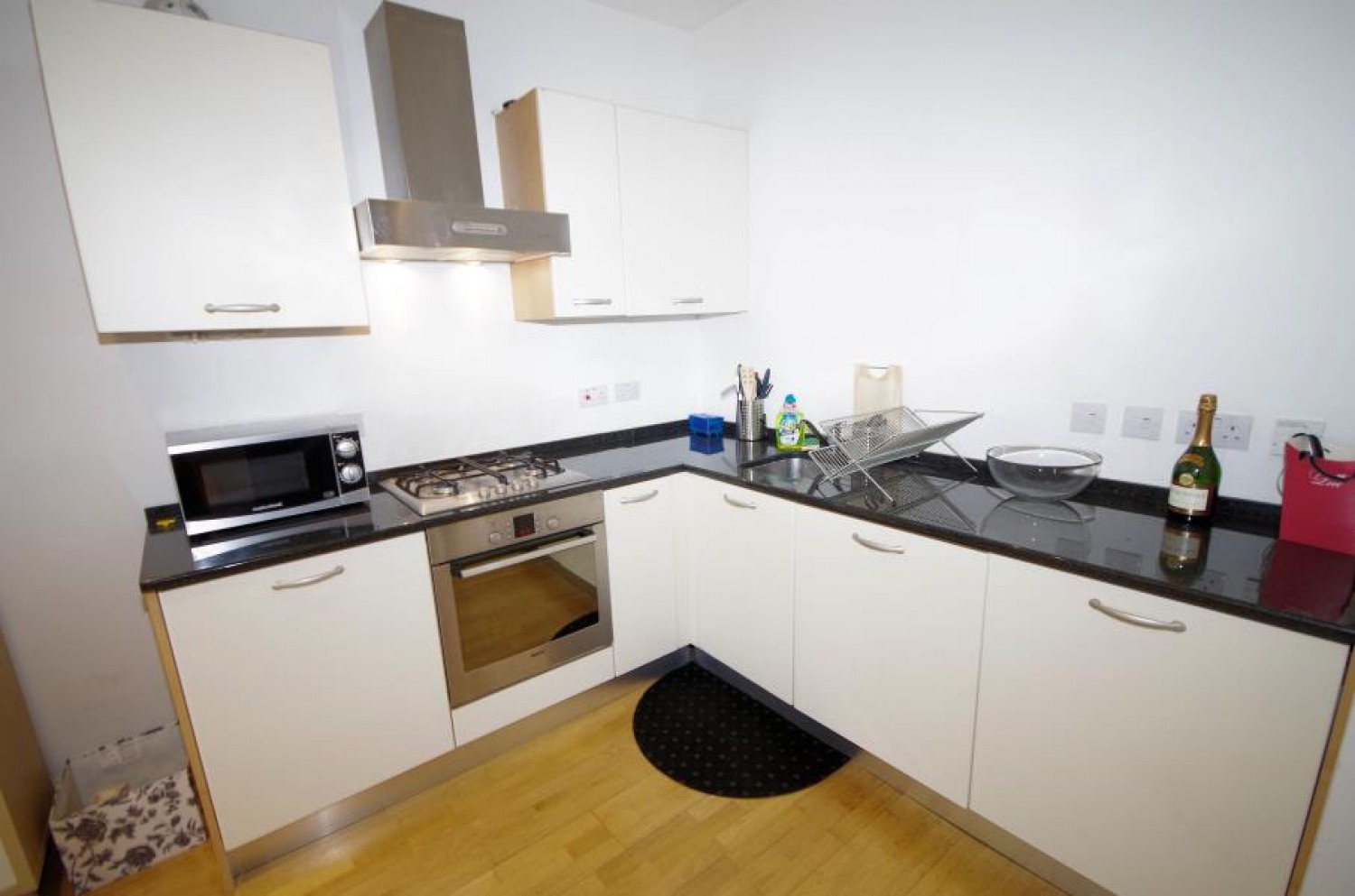 HENDON LANE, FINCHLEY, N3