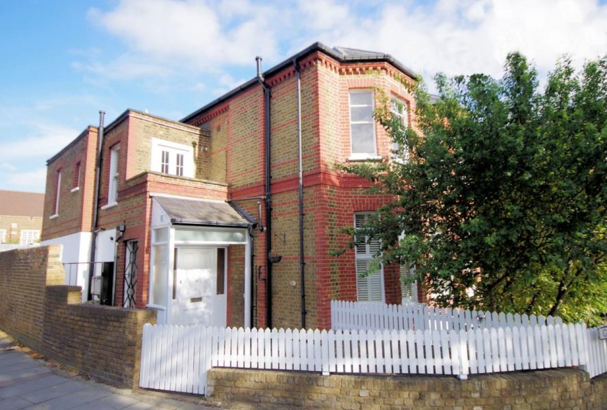 HENDON LANE, FINCHLEY, N3