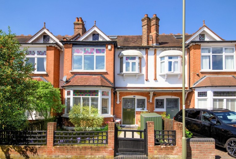 CHISLEHURST AVENUE, N FINCHLEY, N12
