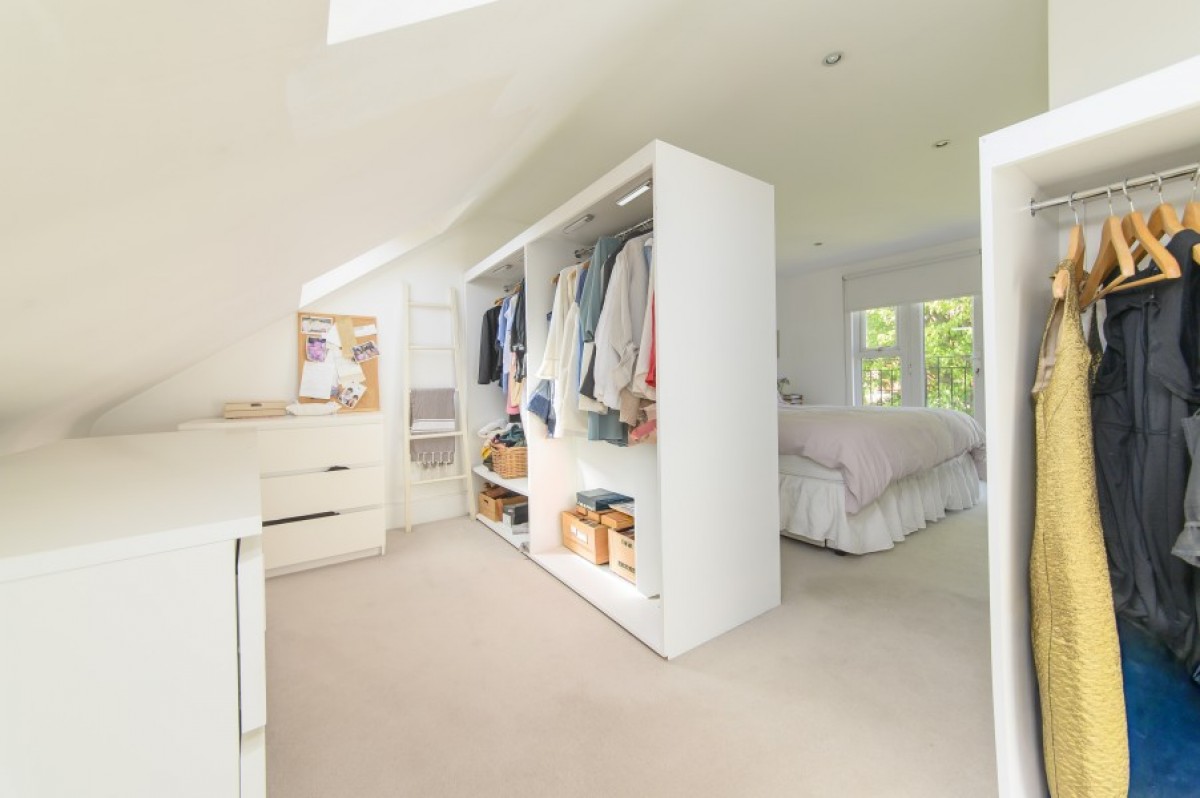 CHISLEHURST AVENUE, N FINCHLEY, N12