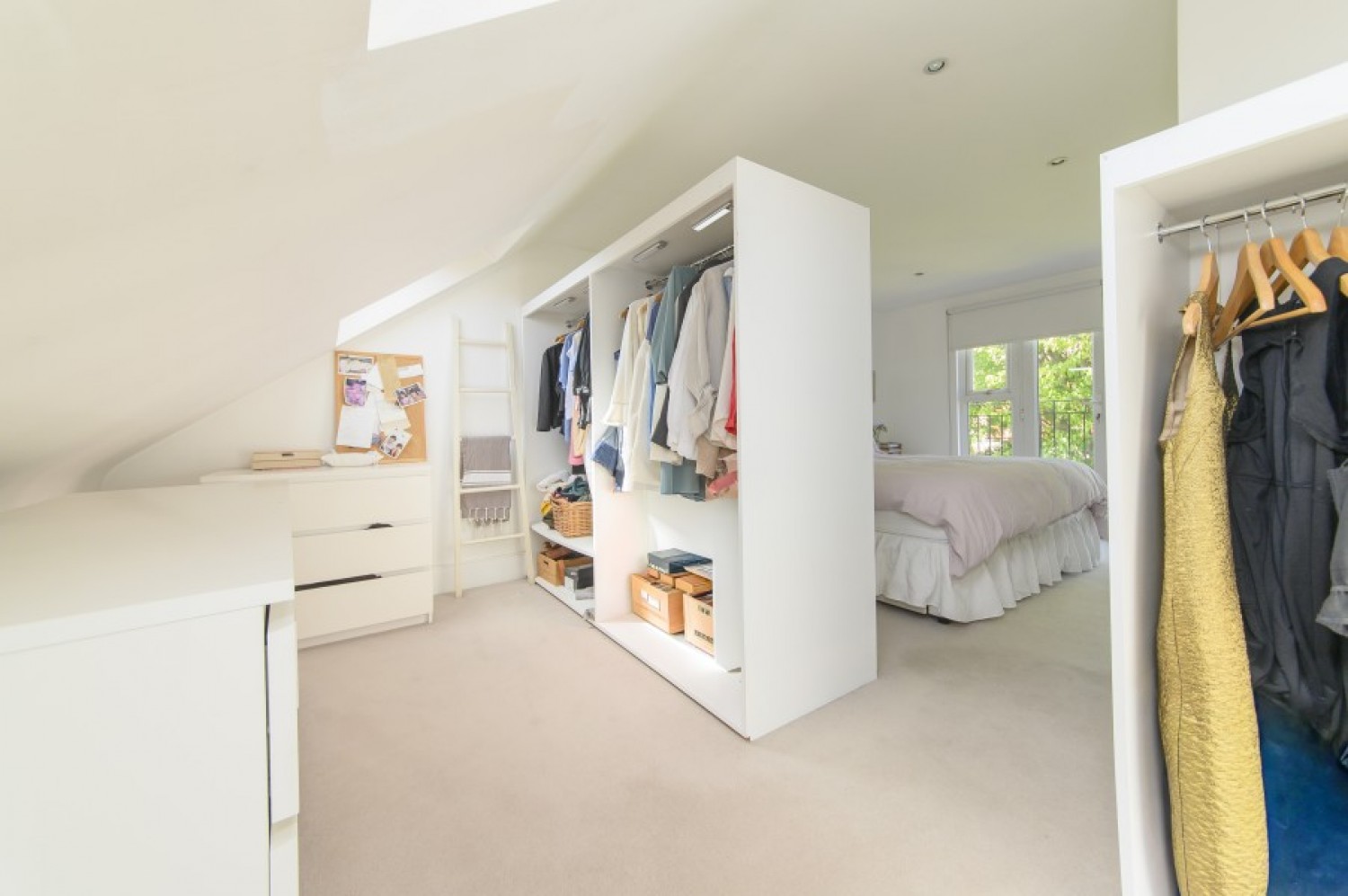 CHISLEHURST AVENUE, N FINCHLEY, N12