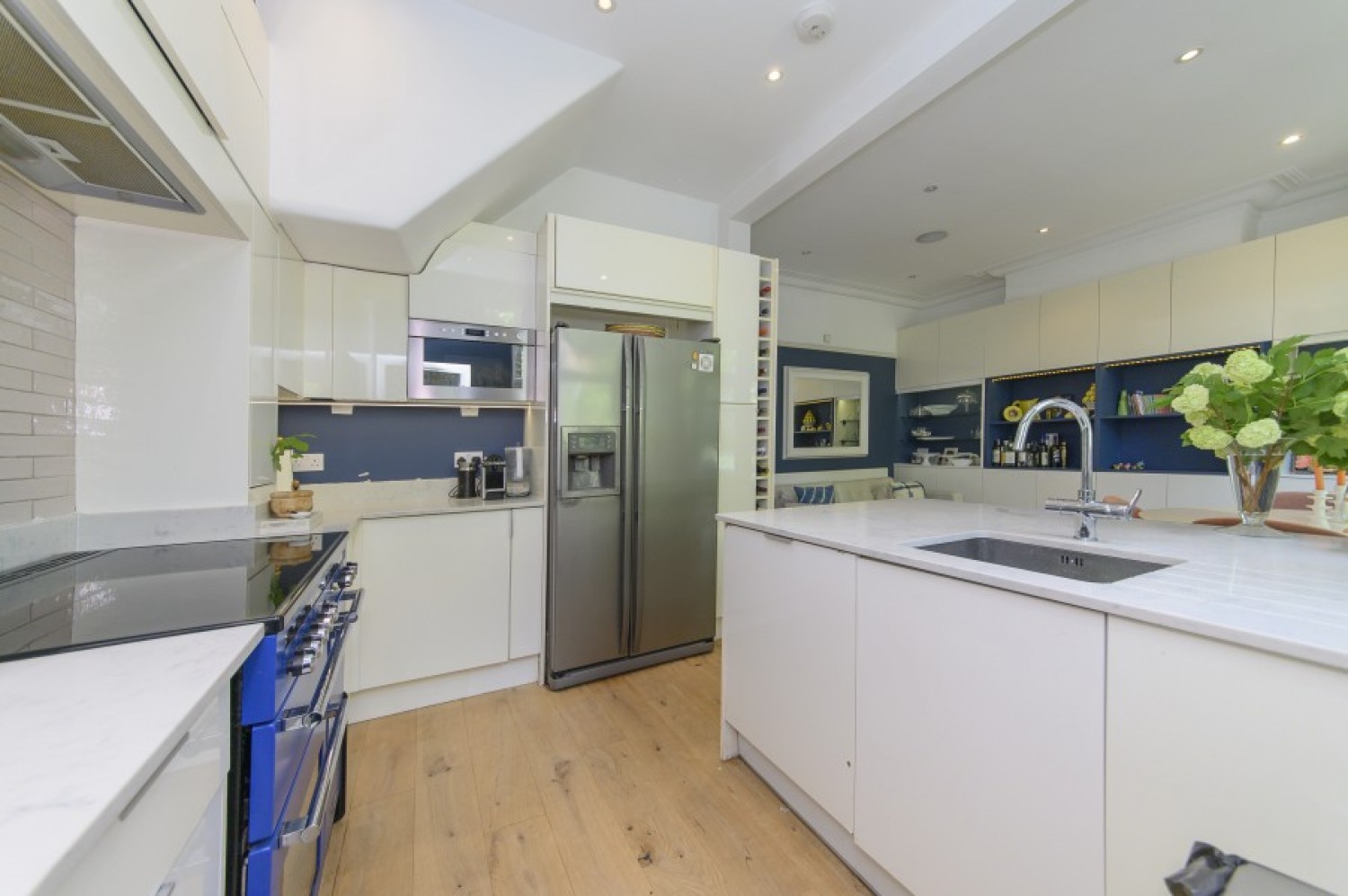 CHISLEHURST AVENUE, N FINCHLEY, N12