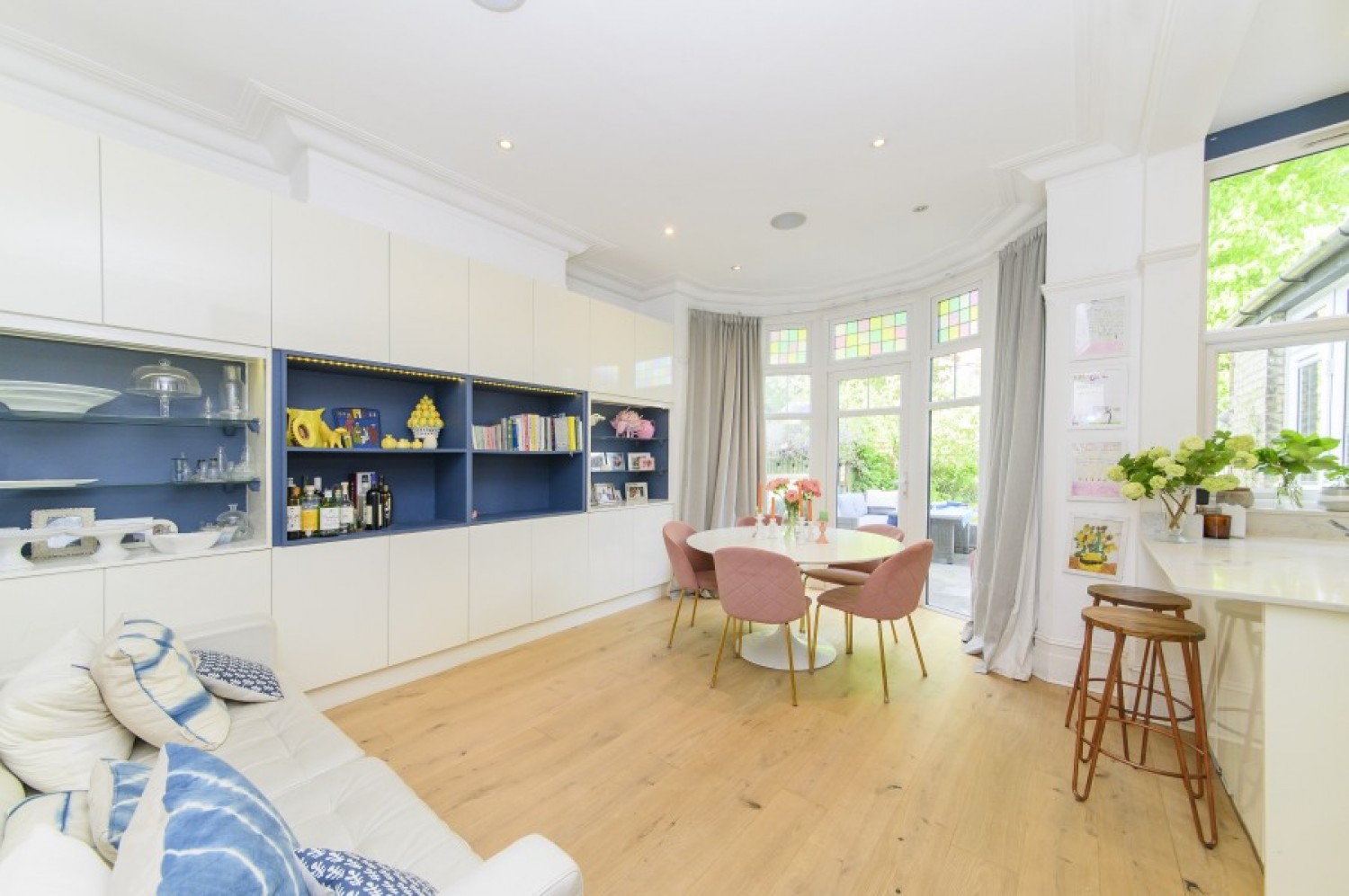 CHISLEHURST AVENUE, N FINCHLEY, N12