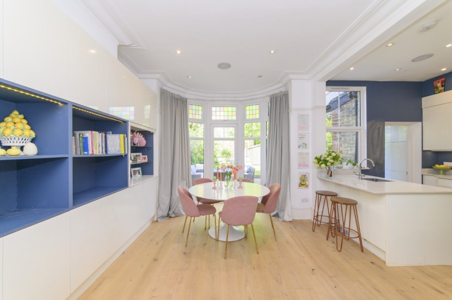 CHISLEHURST AVENUE, N FINCHLEY, N12