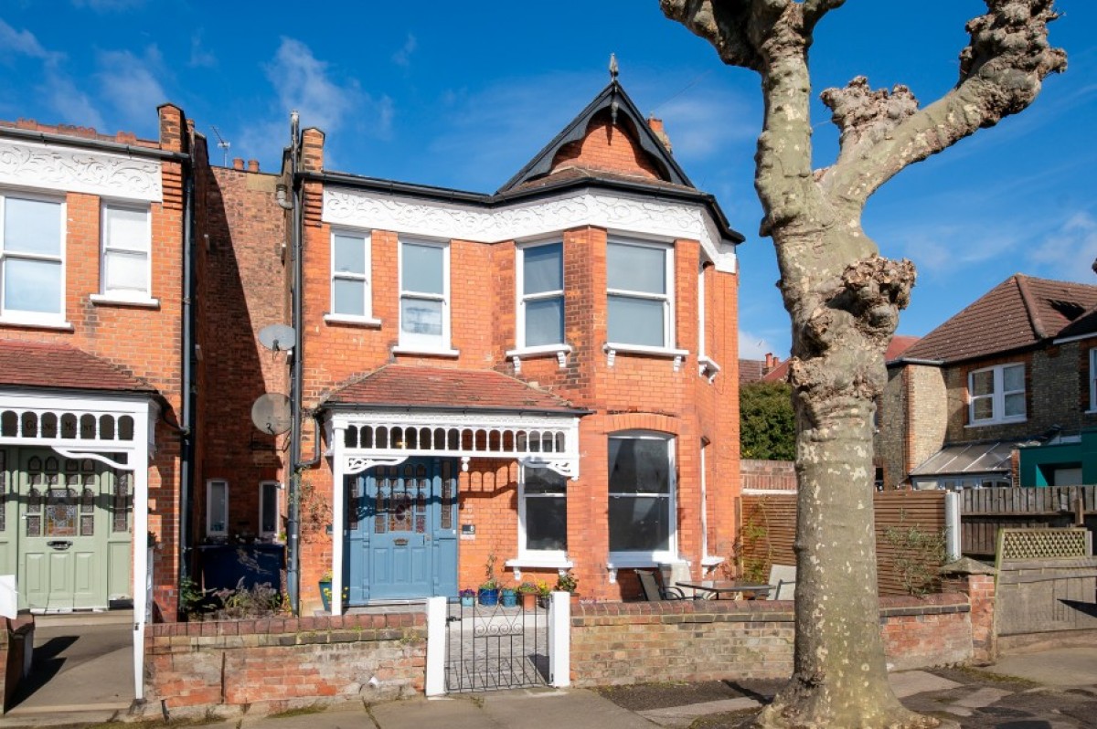 DUKES AVENUE, FINCHLEY, N3