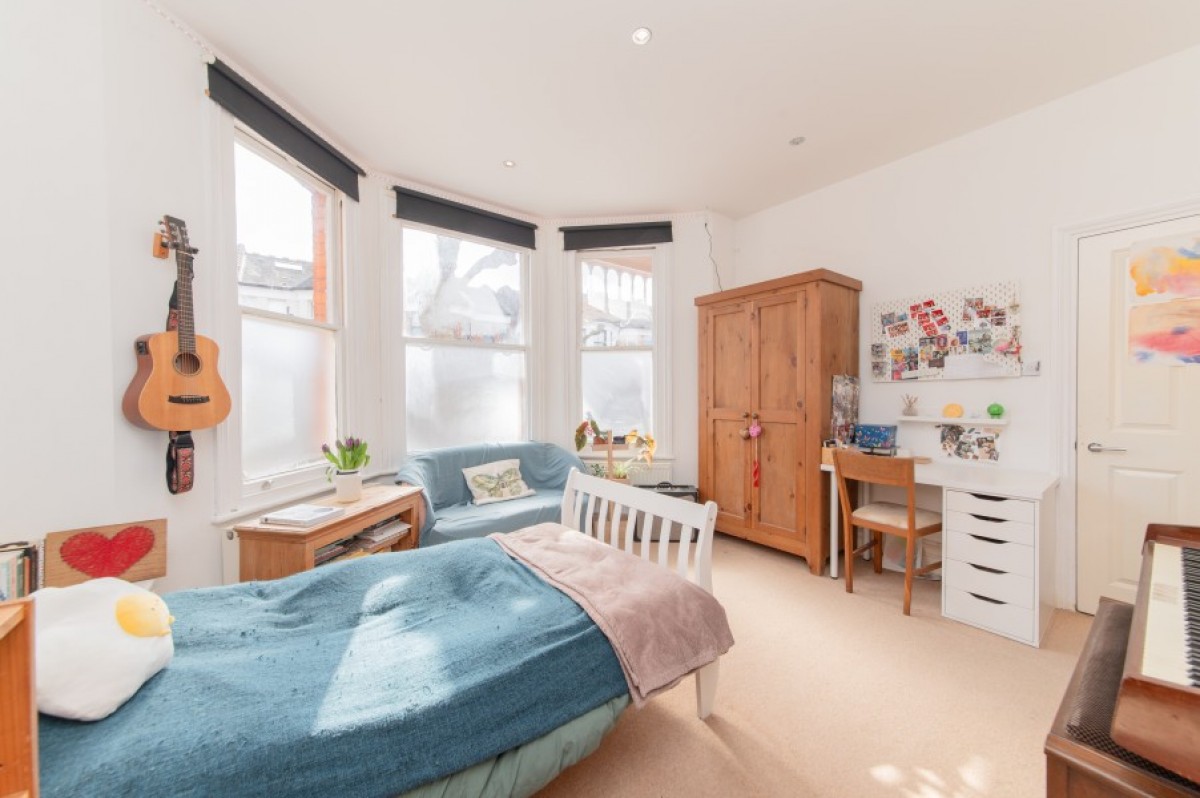 DUKES AVENUE, FINCHLEY, N3
