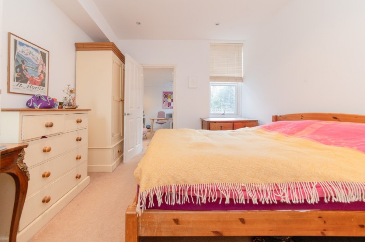 DUKES AVENUE, FINCHLEY, N3