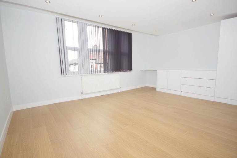 BALLARDS LANE, FINCHLEY, N3