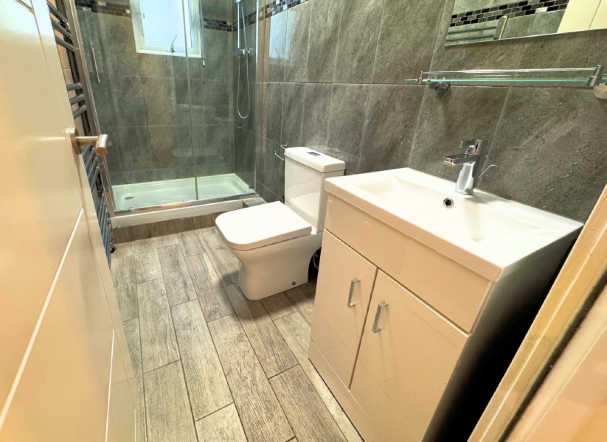 BALLARDS LANE, FINCHLEY, N3