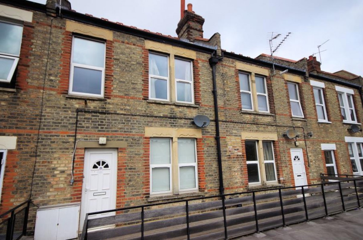 BALLARDS LANE, FINCHLEY, N3