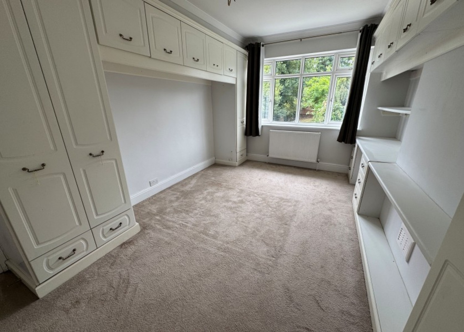 RAVENSDALE AVE, NORTH FINCHLEY, N12