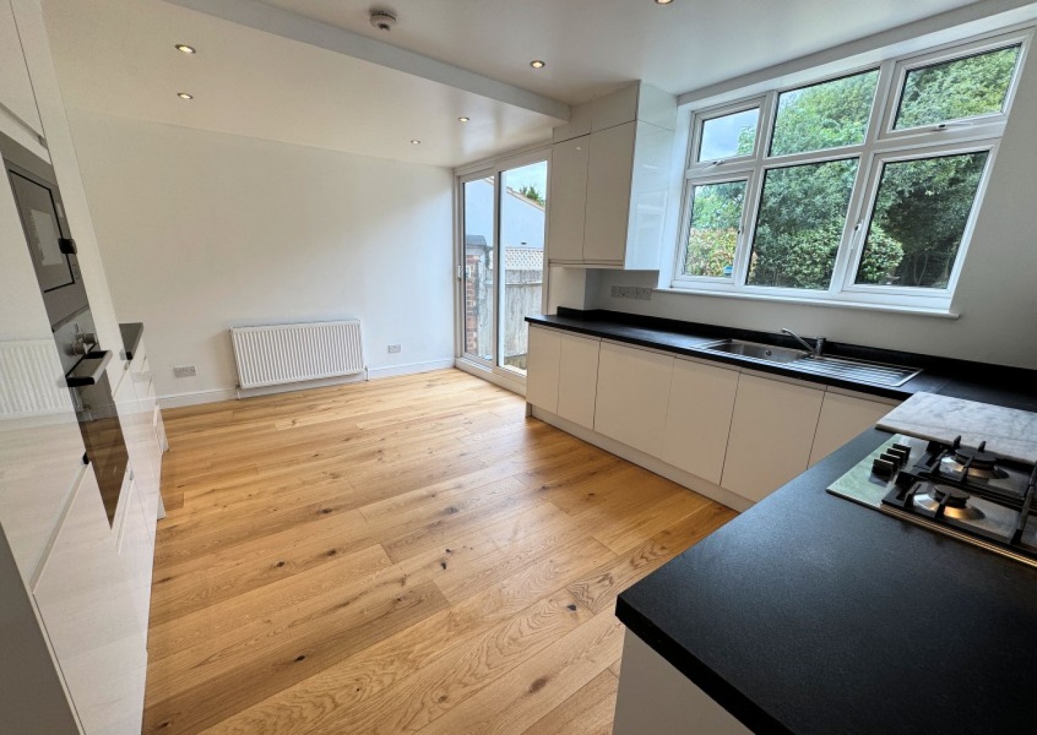 RAVENSDALE AVE, NORTH FINCHLEY, N12