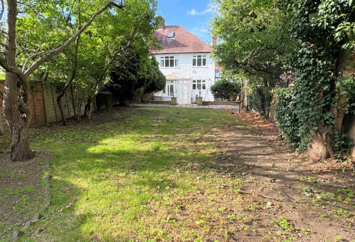 RAVENSDALE AVE, NORTH FINCHLEY, N12