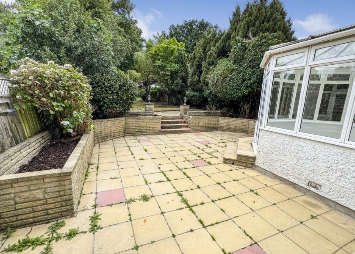 RAVENSDALE AVE, NORTH FINCHLEY, N12
