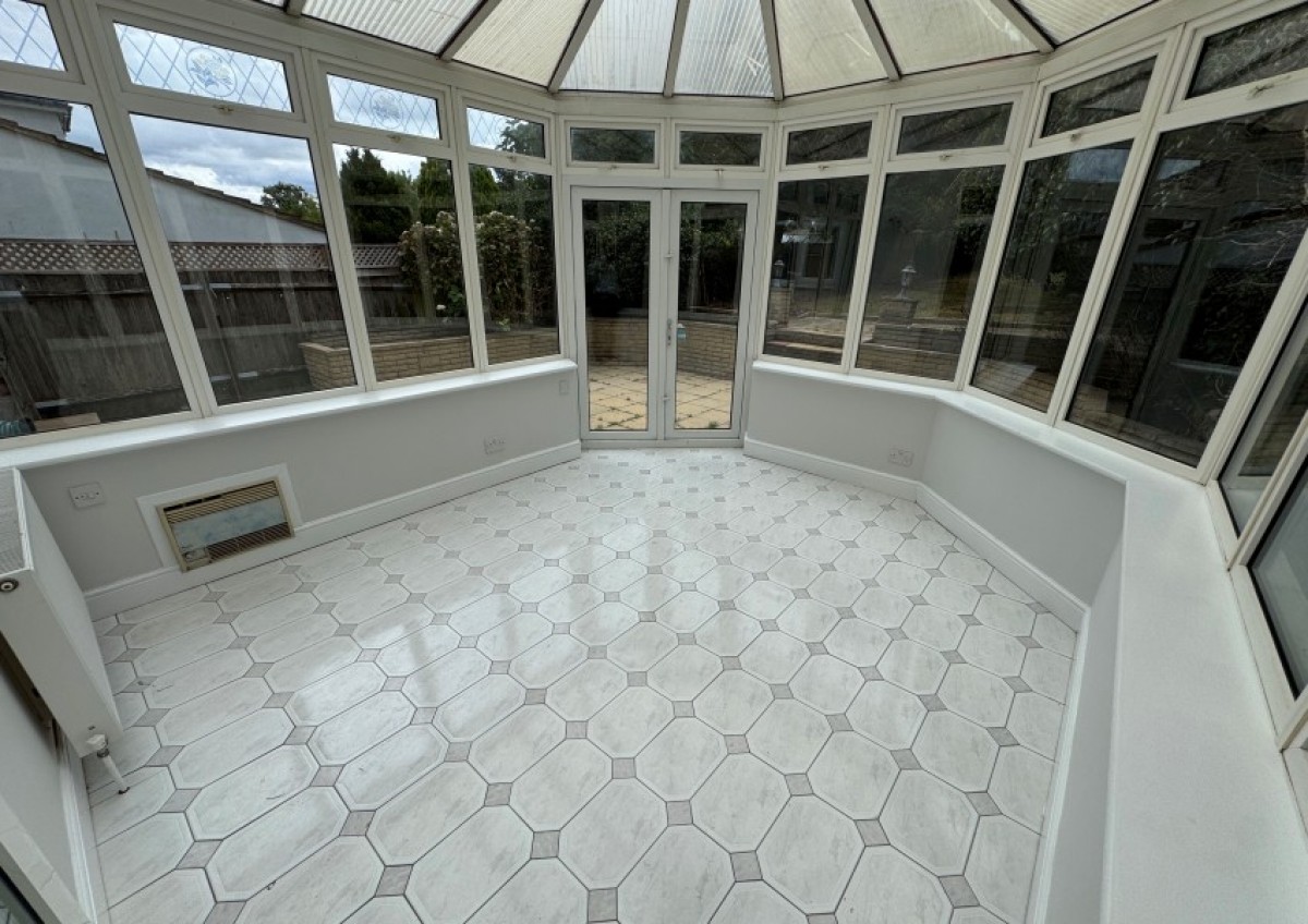RAVENSDALE AVE, NORTH FINCHLEY, N12