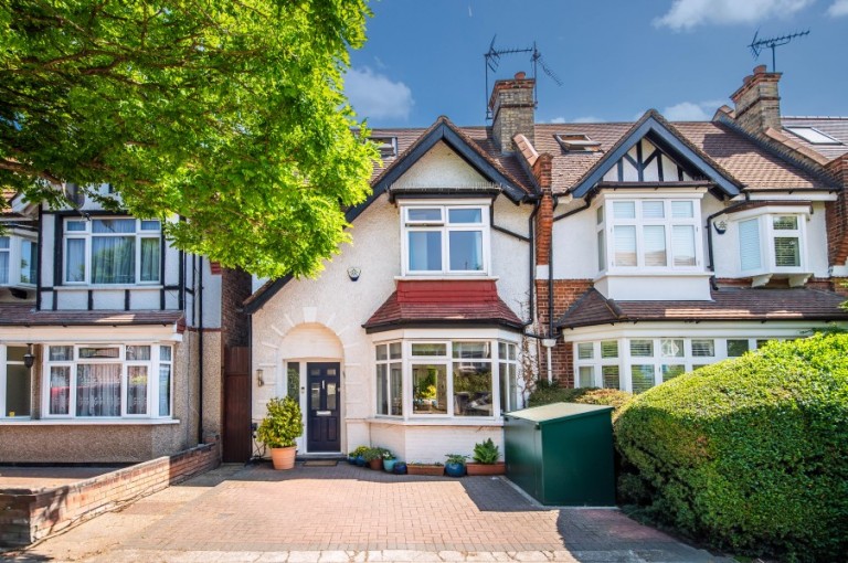 WOODLANDS AVENUE, FINCHLEY, N3