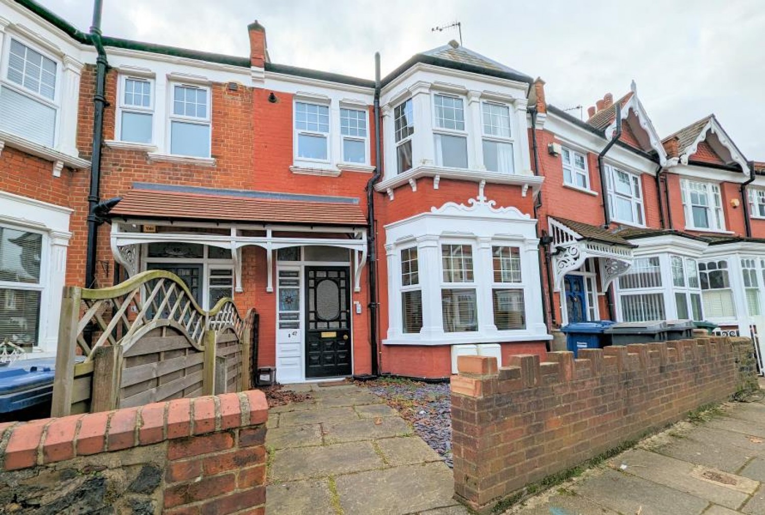 CLAVERLEY GROVE, FINCHLEY, N3