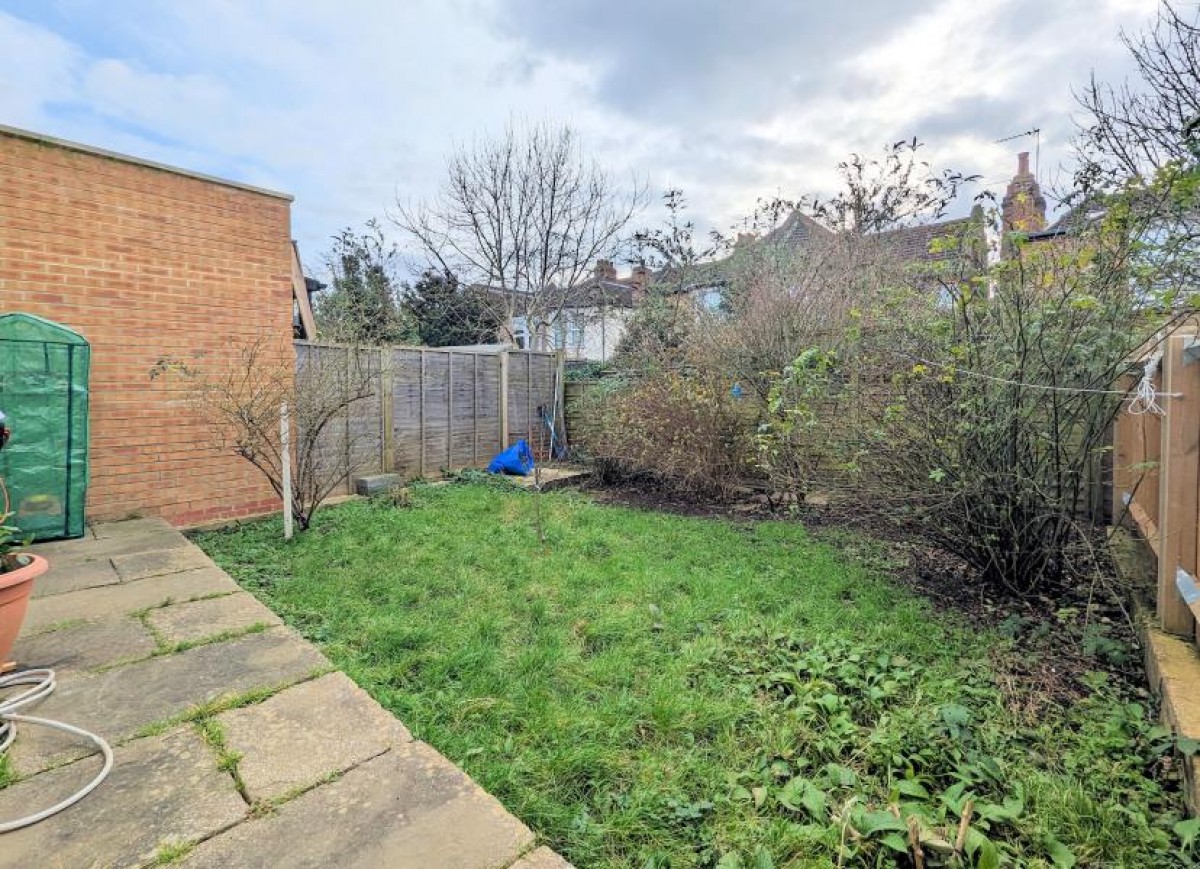 CLAVERLEY GROVE, FINCHLEY, N3
