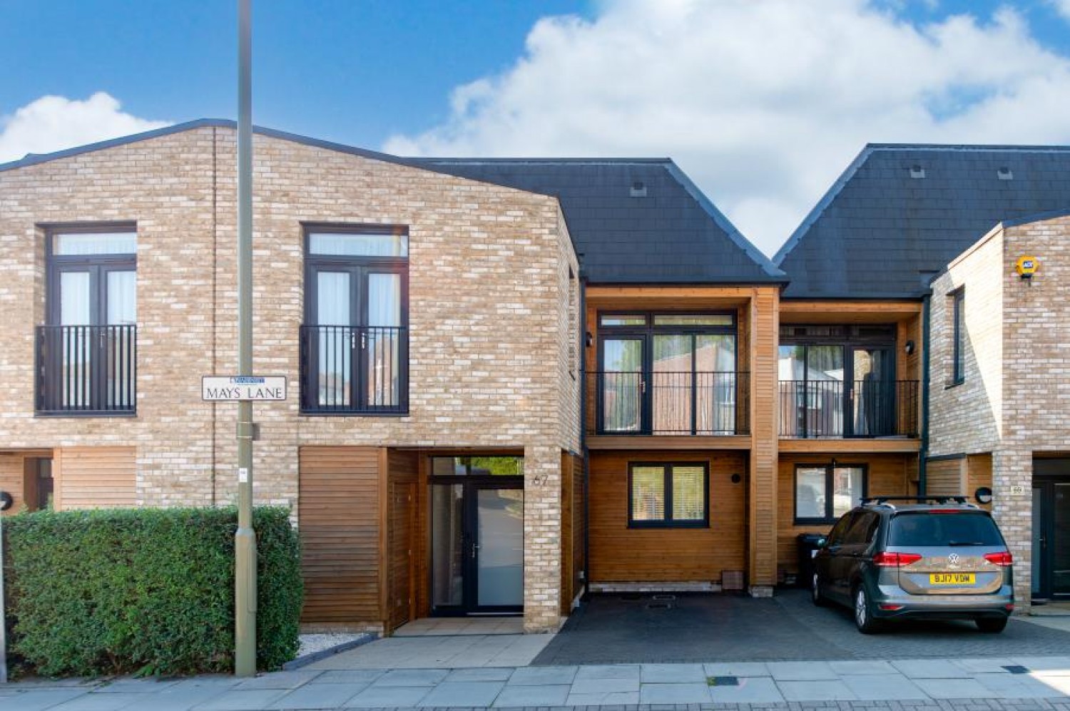 MAYS LANE, BARNET, EN5