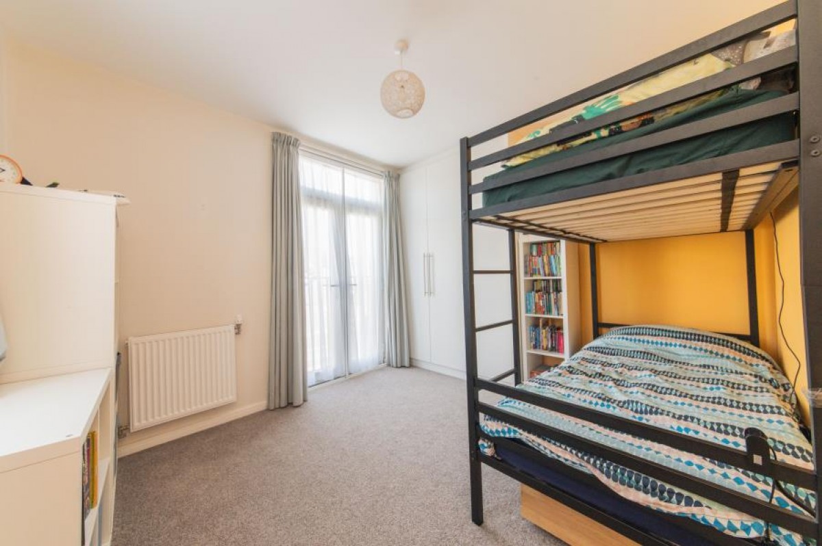 MAYS LANE, BARNET, EN5