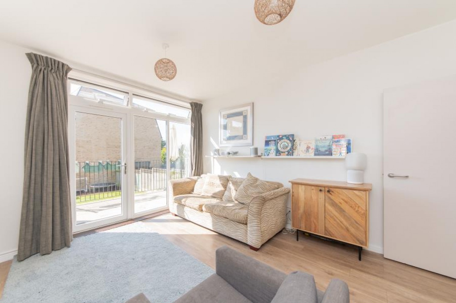 MAYS LANE, BARNET, EN5