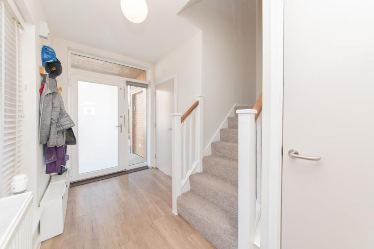 MAYS LANE, BARNET, EN5