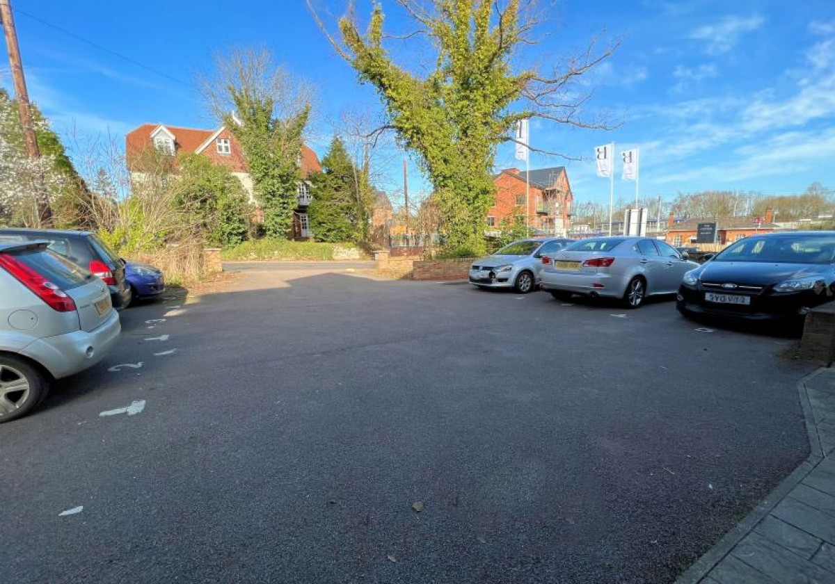 PARK AVENUE, KNEBWORTH, SG3