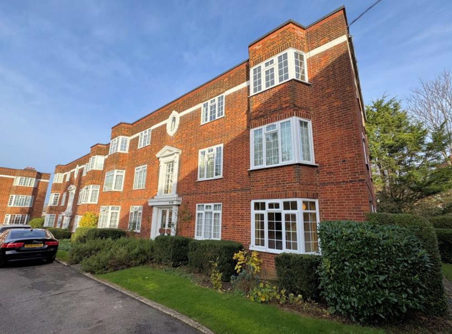 BALLARDS LANE, FINCHLEY, N3