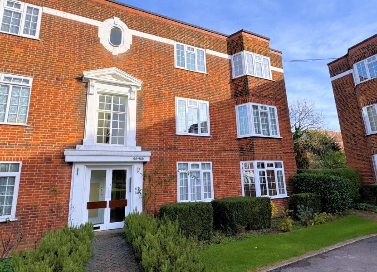 BALLARDS LANE, FINCHLEY, N3