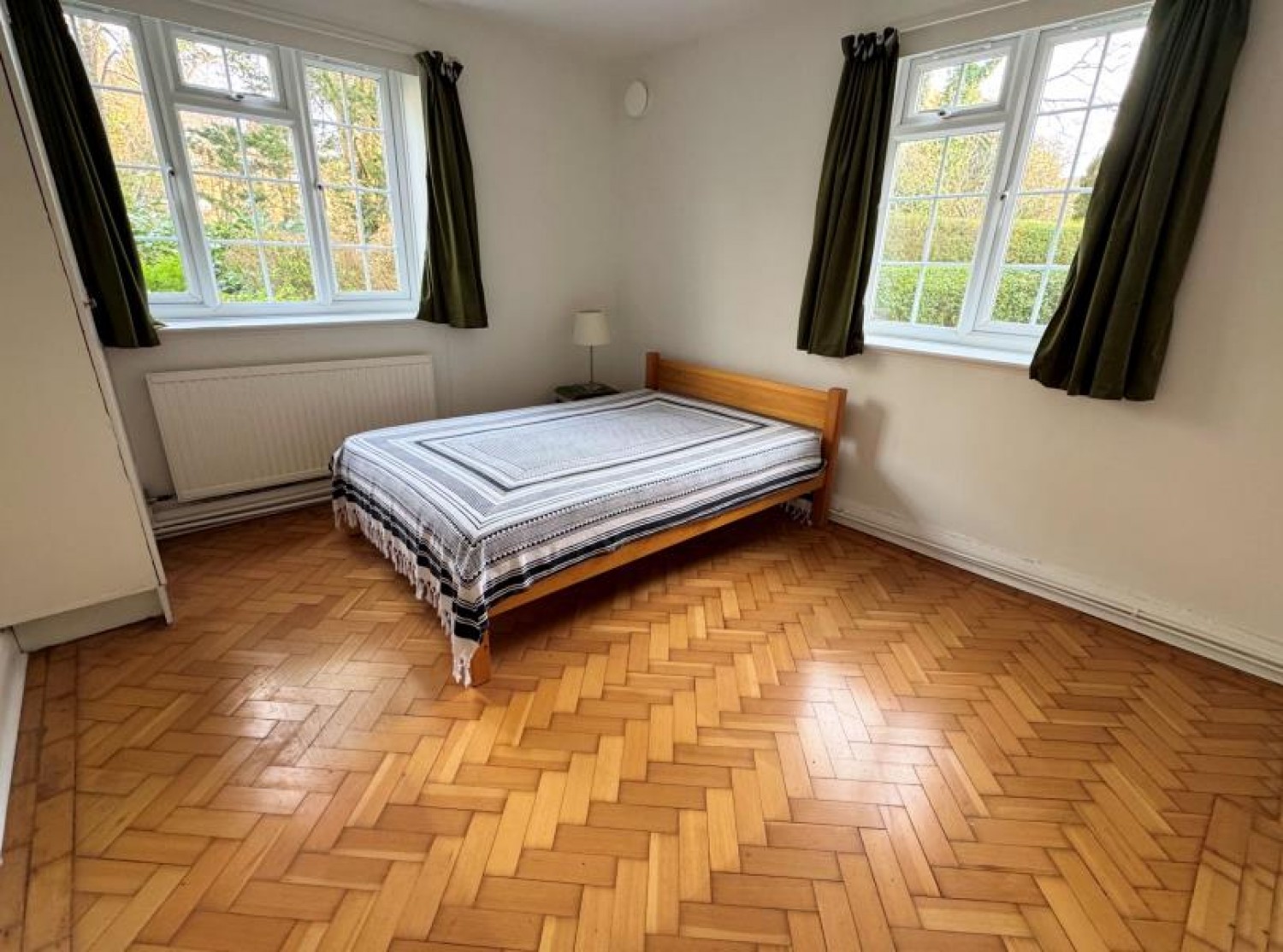 BALLARDS LANE, FINCHLEY, N3