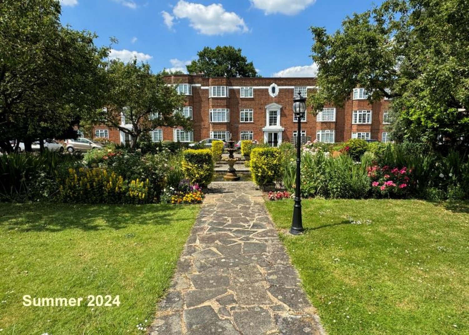 BALLARDS LANE, FINCHLEY, N3