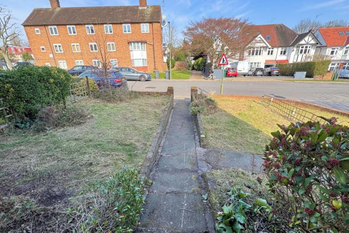 TORRINGTON PARK, NORTH FINCHLEY, N12