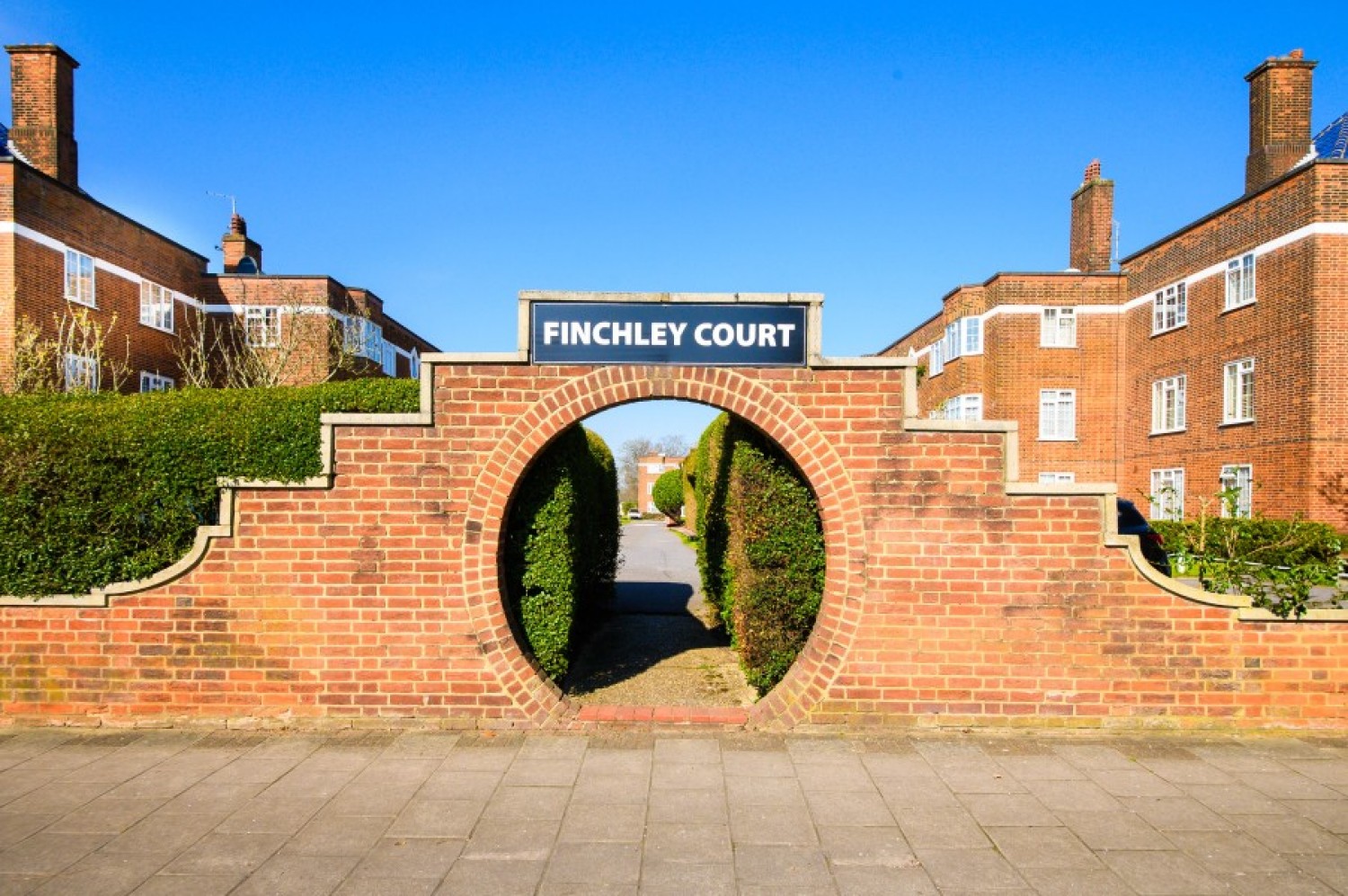 BALLARDS LANE, FINCHLEY, N3