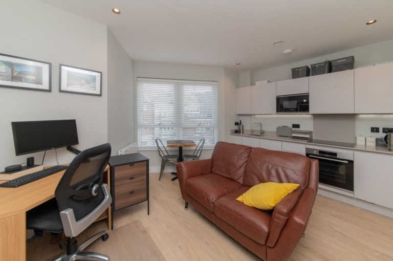GRUNEISEN ROAD, FINCHLEY, N3