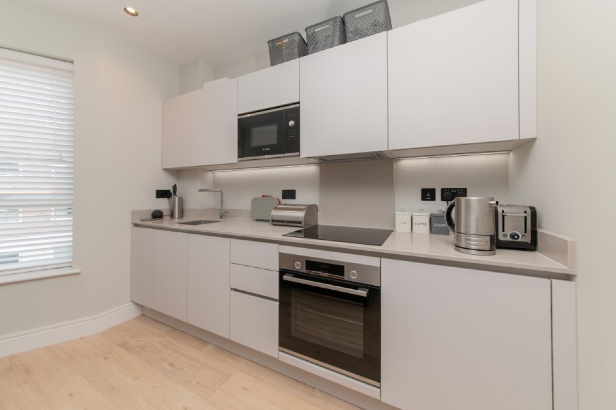 GRUNEISEN ROAD, FINCHLEY, N3