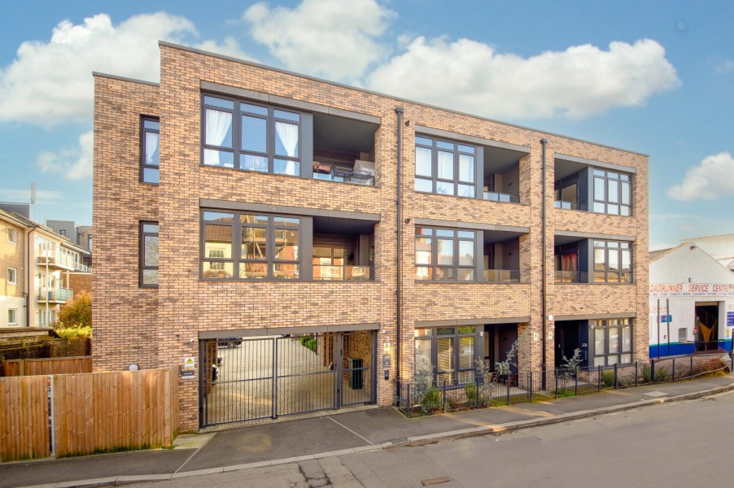 GRUNEISEN ROAD, FINCHLEY, N3