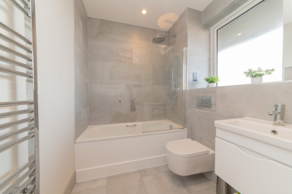 GRUNEISEN ROAD, FINCHLEY, N3