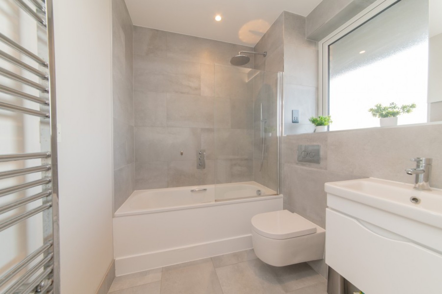 GRUNEISEN ROAD, FINCHLEY, N3