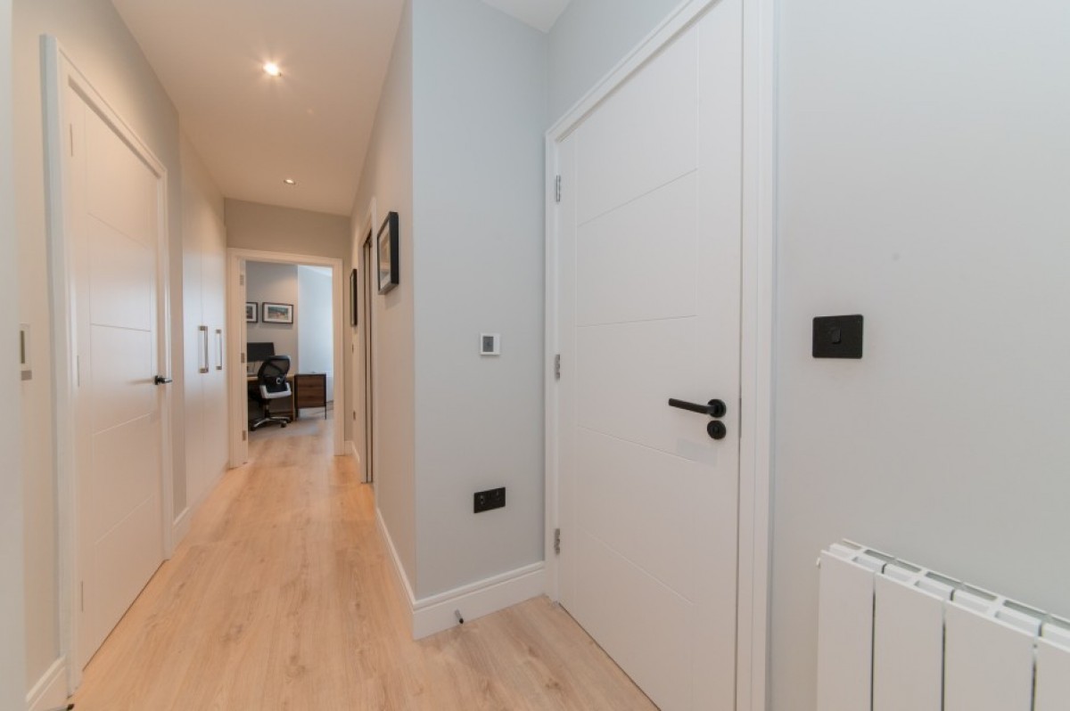 GRUNEISEN ROAD, FINCHLEY, N3