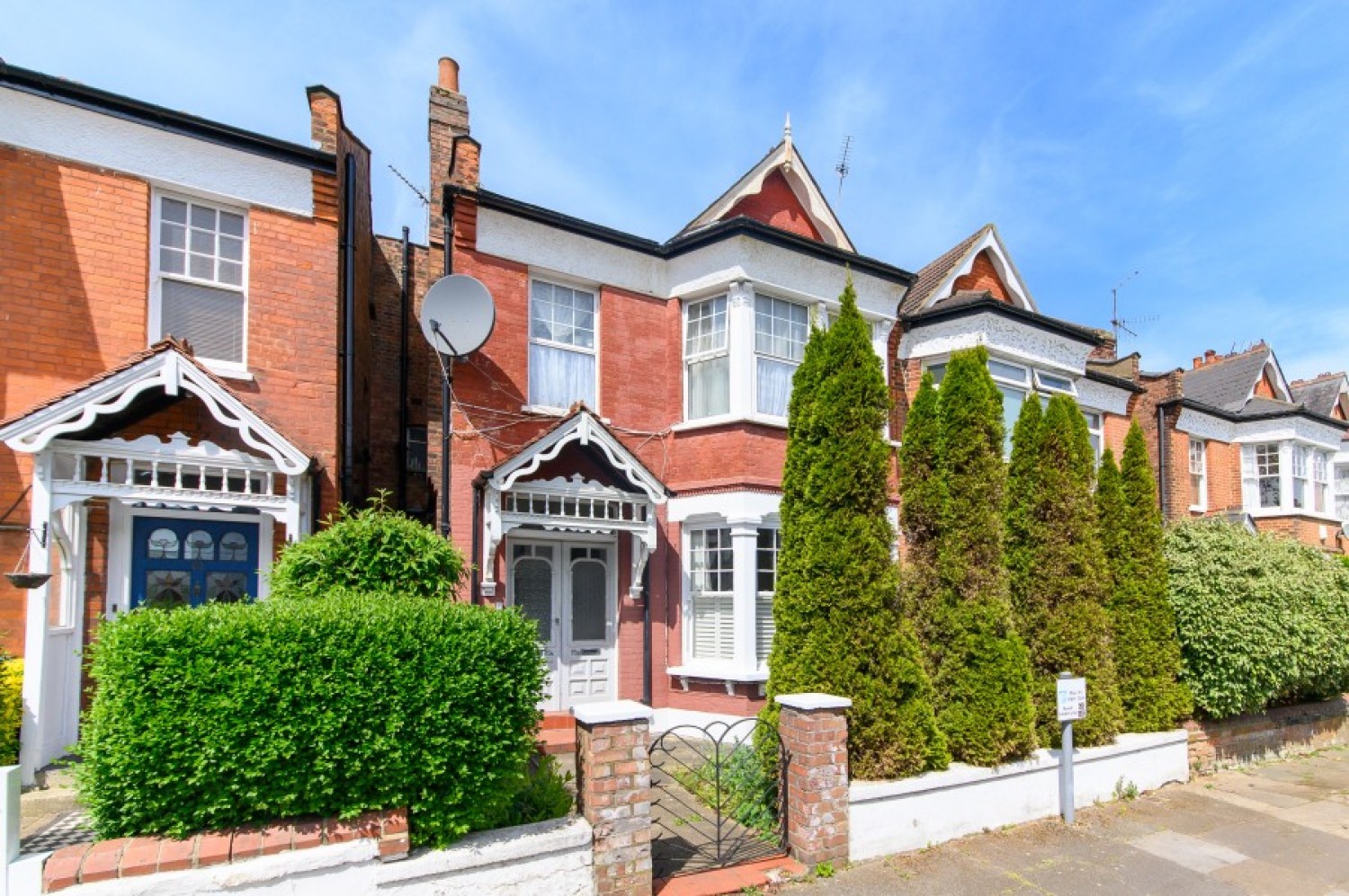 DUKES AVENUE, FINCHLEY, N3