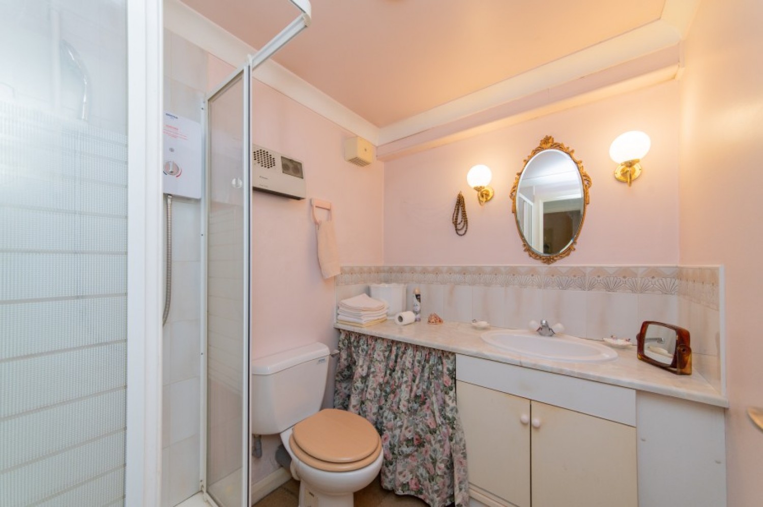 THE RIDGEWAY, MILL HILL VILLAGE, NW7