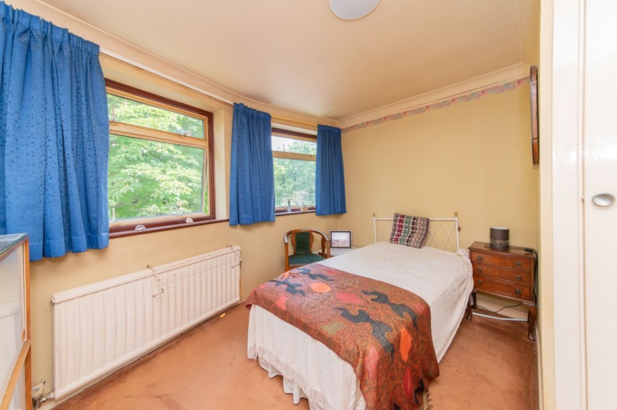 THE RIDGEWAY, MILL HILL VILLAGE, NW7